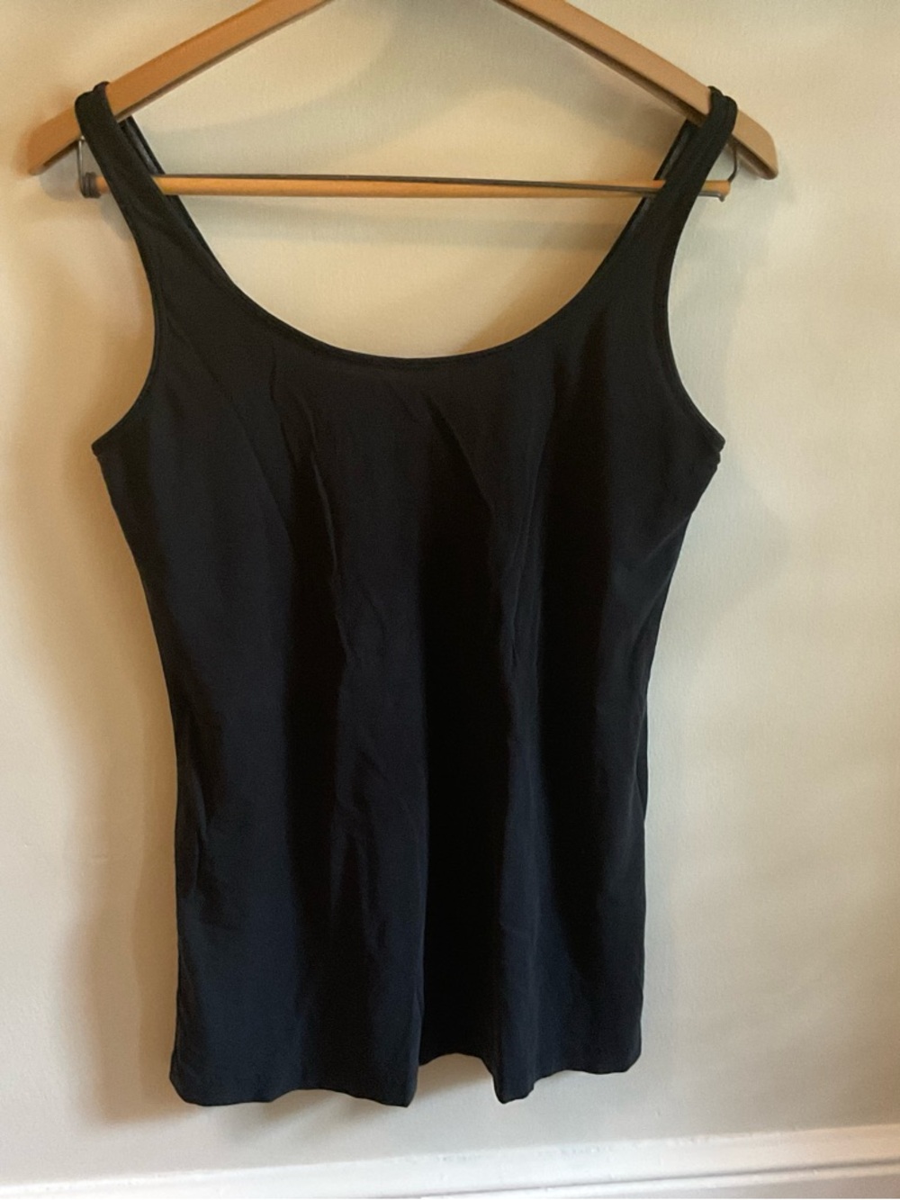 Lululemon Black Tank Top Size 8/Medium (appox) Athletic Scoop neck